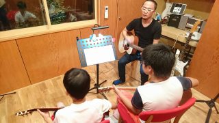 美浜町河和のギター教室。小学生にも人気です。
